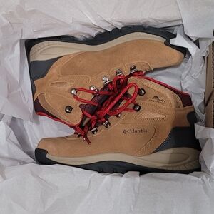 Columbia Tan and Red Winter Boots